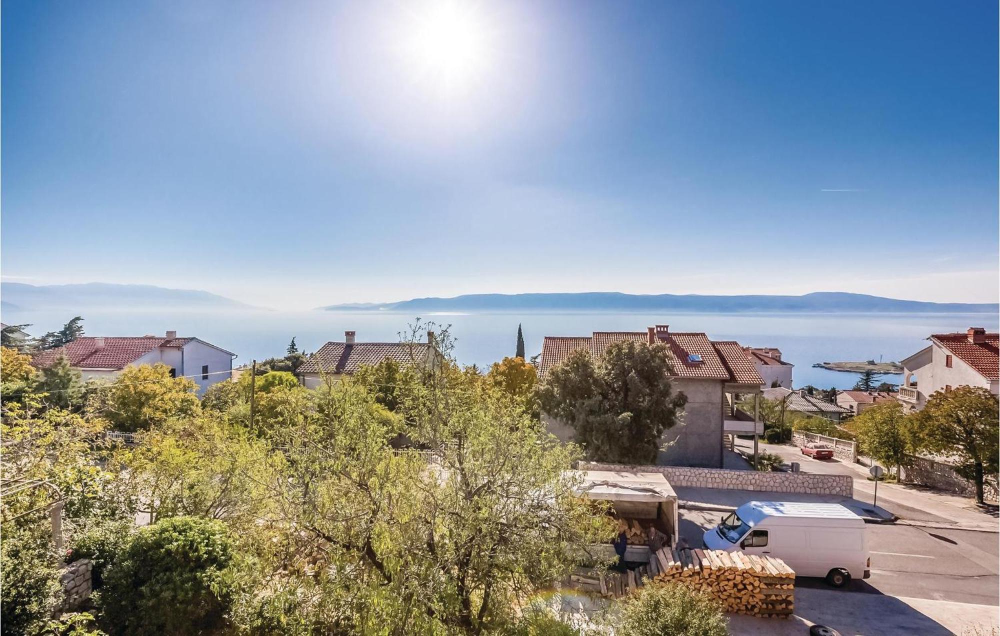 Stunning Apartment In Novi Vinodolski With Wifi Bagian luar foto