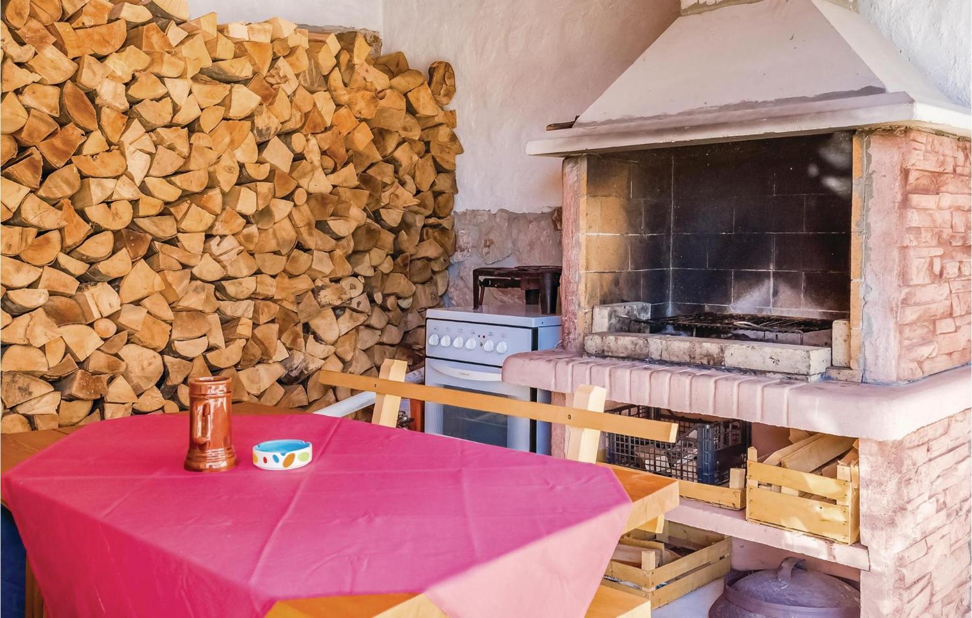Stunning Apartment In Novi Vinodolski With Wifi Bagian luar foto