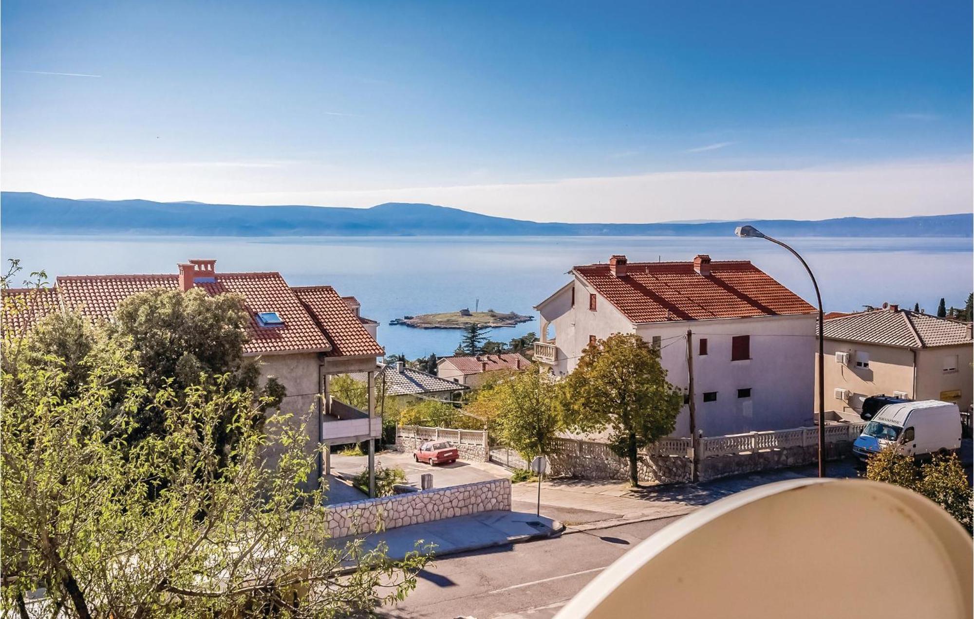 Stunning Apartment In Novi Vinodolski With Wifi Bagian luar foto