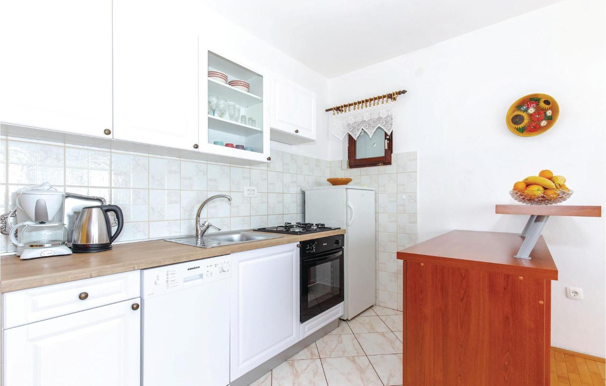 Stunning Apartment In Novi Vinodolski With Wifi Bagian luar foto