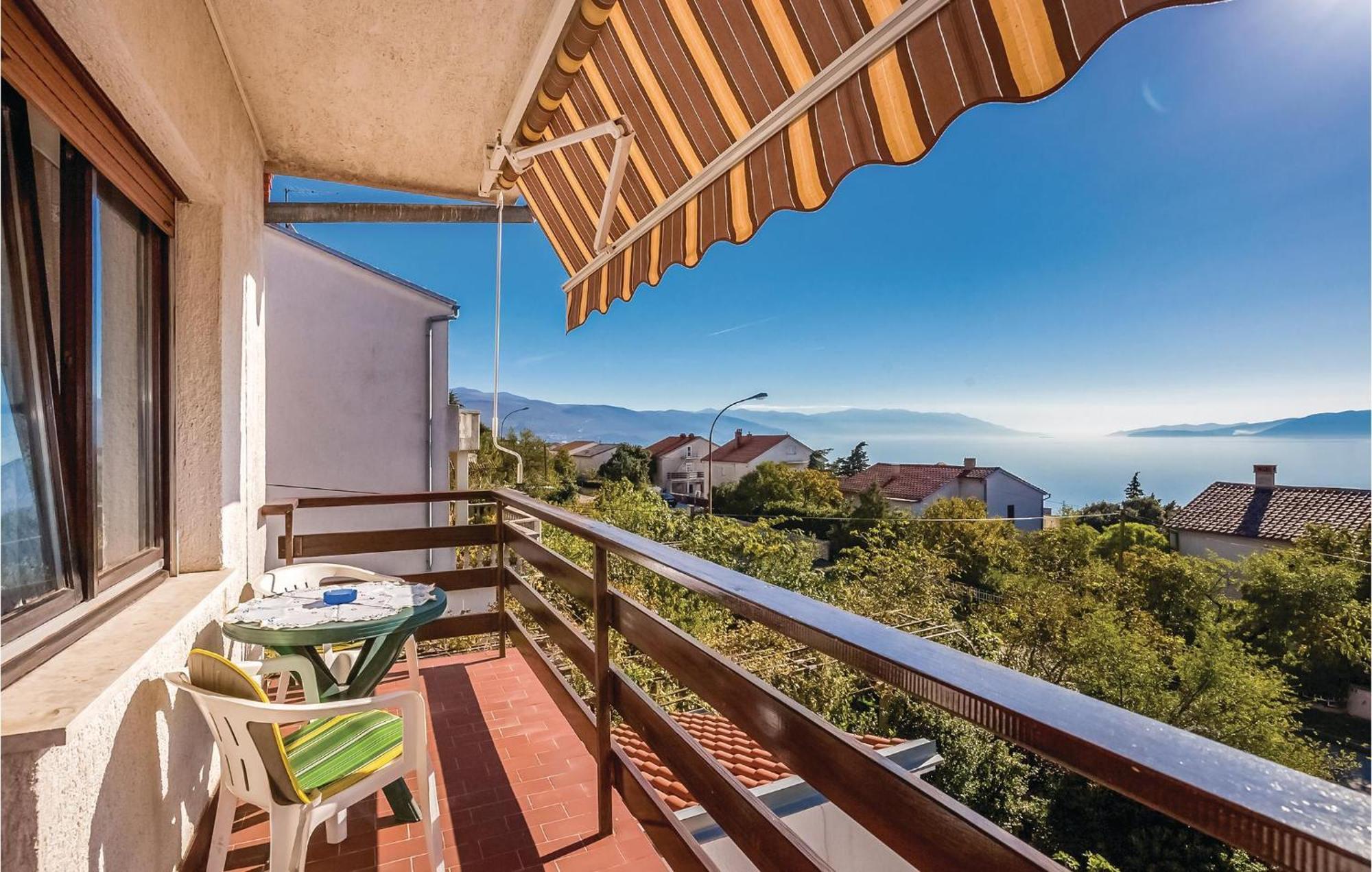 Stunning Apartment In Novi Vinodolski With Wifi Bagian luar foto