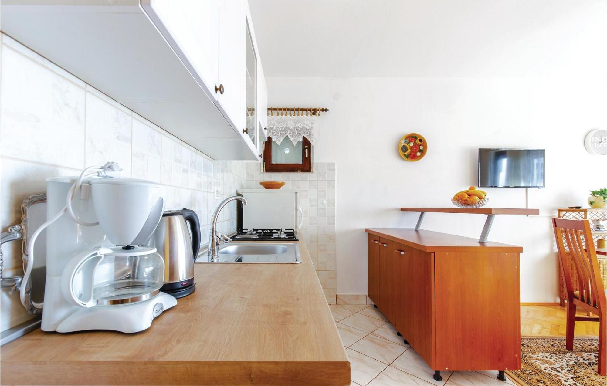 Stunning Apartment In Novi Vinodolski With Wifi Bagian luar foto